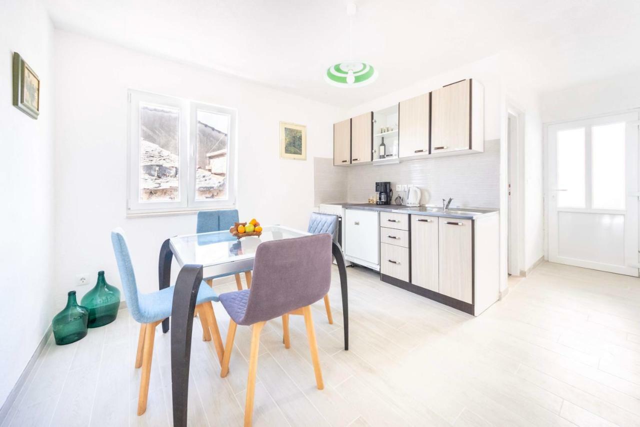 Apartmani Ada 1 Povlja  Exteriör bild