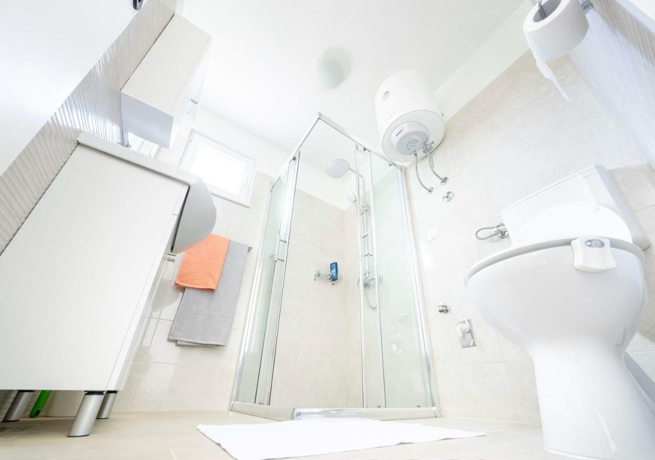 Apartmani Ada 1 Povlja  Exteriör bild